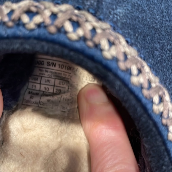 Kids Ugg’s slippers - Picture 6 of 6